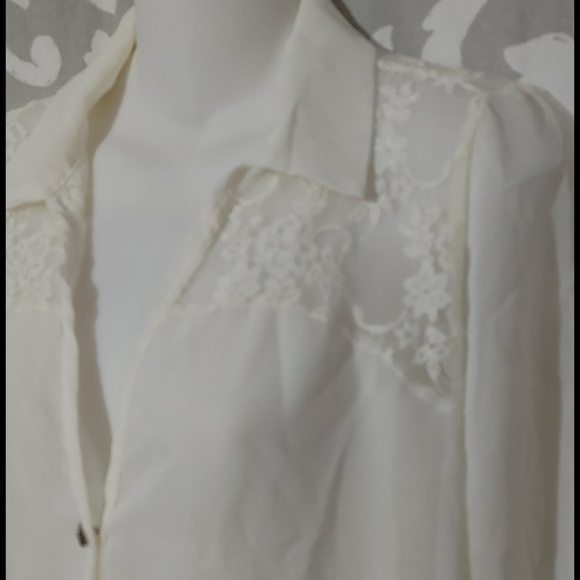 Sheer Cream blouse - Picture 2 of 5